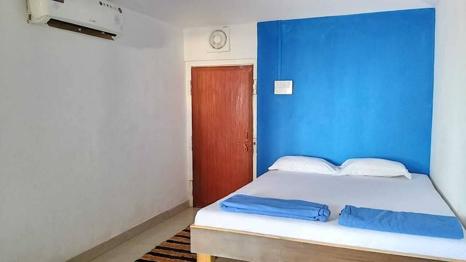 Bedroom 2, R K Beach Cottage, Uttara Kannada