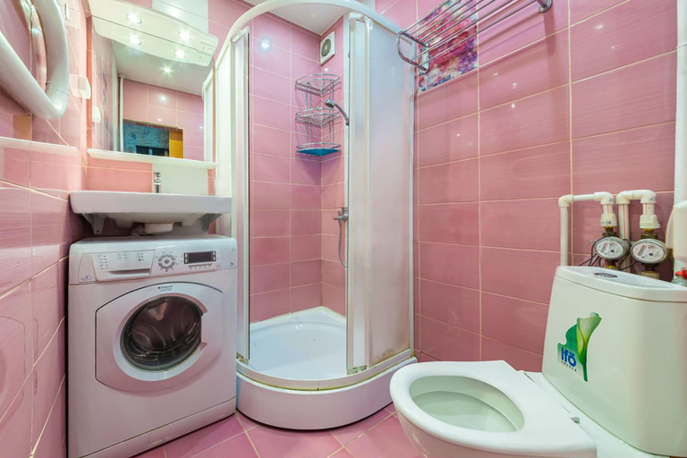 Bathroom, Apartment Hanaka 1-ya Vladimirskaya 18, Eastern
