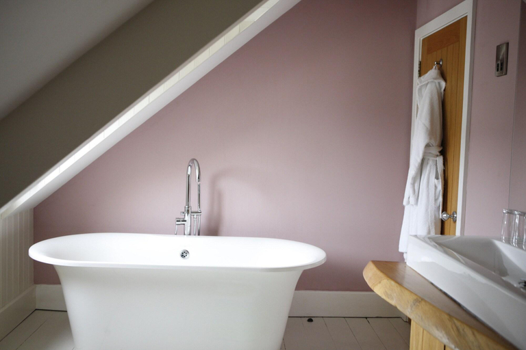 Bathroom 4, Llys Meddyg, Pembrokeshire