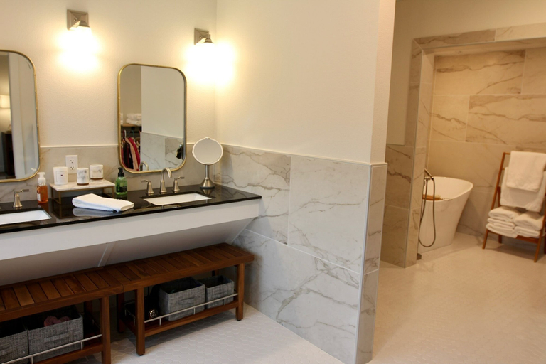 Bathroom 5, The Crazy Water Hotel, Palo Pinto
