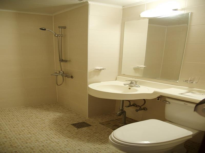 Bathroom 5, Hallim Resort, Jeju