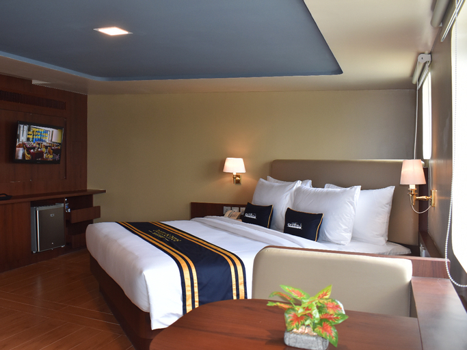 Bedroom 4, Doulos Phos The Ship Hotel, Bintan Regency