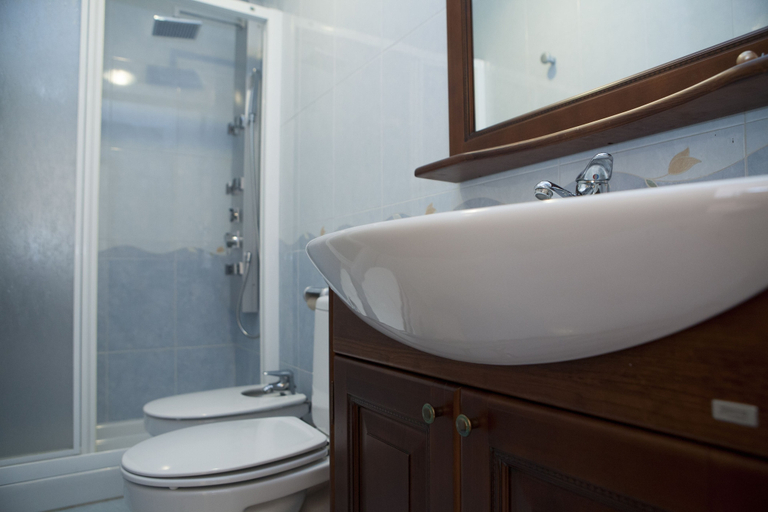 Bathroom 4, Casa Rural Magnanimus, Castellón