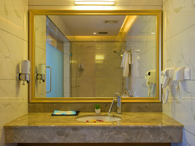 Bathroom 4, Unity Hotel, Mandalay