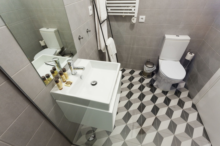 Bathroom 4, City View - Santo Idelfonso, Porto
