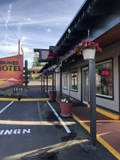 Exterior & Views 2, Dunes Motel, Deschutes