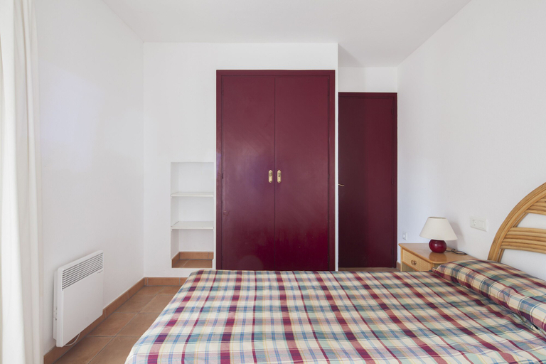 Bedroom 2, Apartamento Penya Golosa (055), Girona