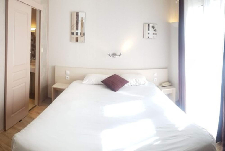 Bedroom 2, Hôtel la Bérangère, Ain