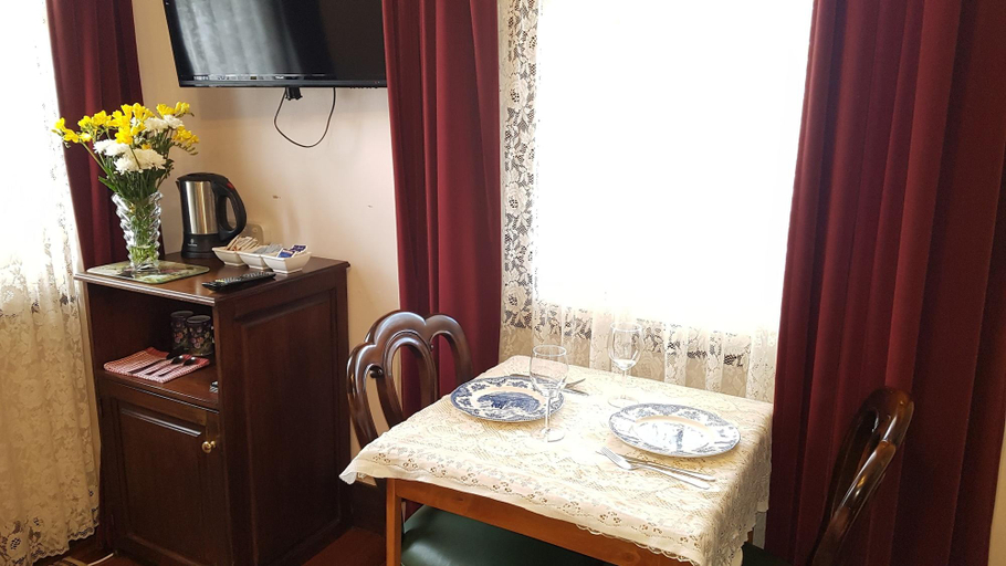 Others 4, AAA-Ye Olde Post Office Cottage Bed & Breakfast, Circular Head