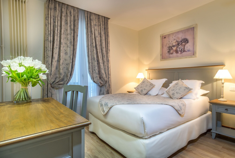 Bedroom 3, Hotel Waldorf Montparnasse, Paris