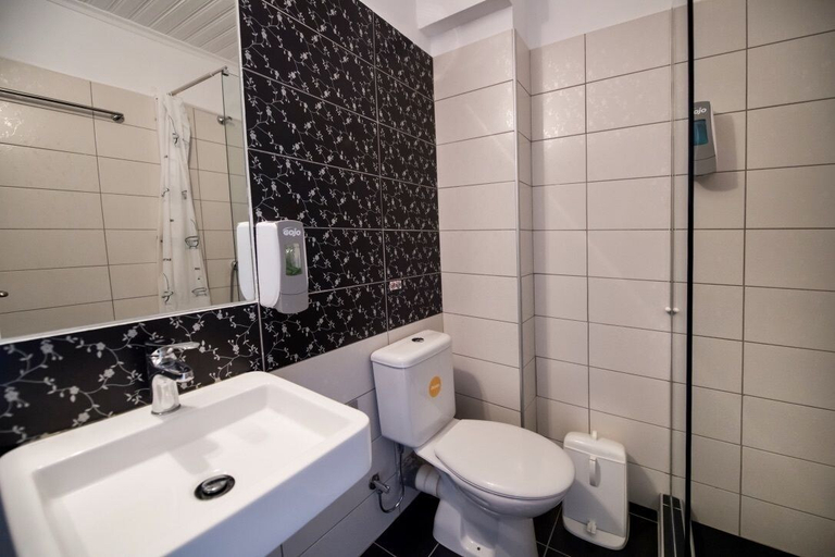 Bathroom 5, Ponti Beach Hotel, Ionian Islands