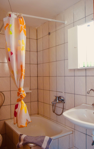 Bathroom, Hotel Kari, Central Macedonia
