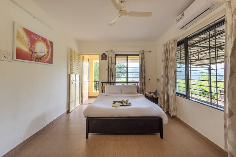 Bedroom 3, CosmicStays Countryside Panorama-Lakeview Bungalow, Pune