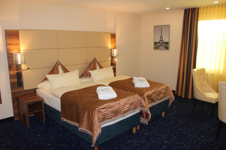 Bedroom 3, Grand Hotel Empire Frankfurt, Frankfurt am Main