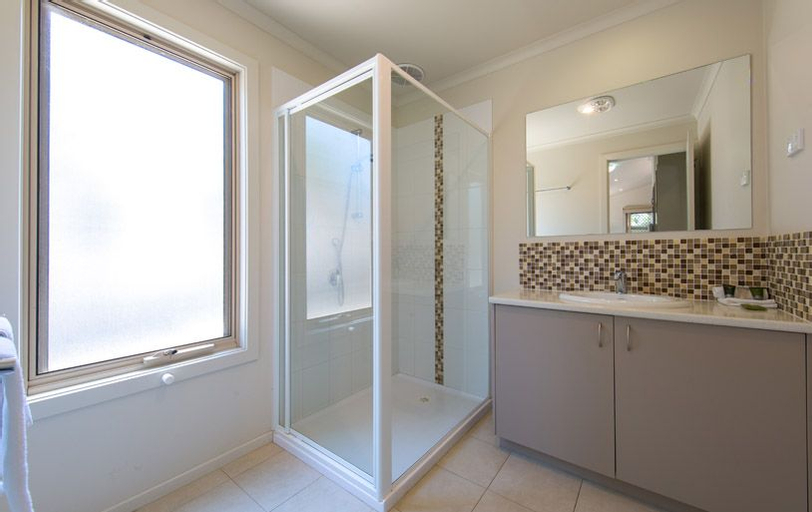 Bathroom 7