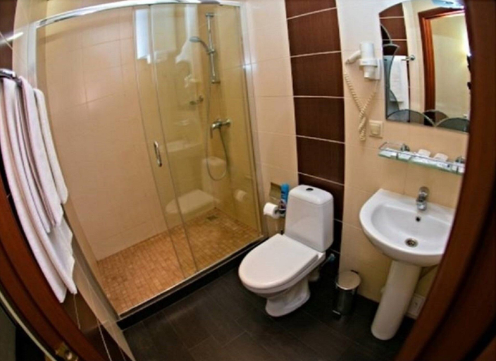 Bathroom 4, City Hotel, South-Eastern