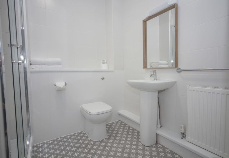 Bathroom 4, The Highfield Hotel, Sunderland