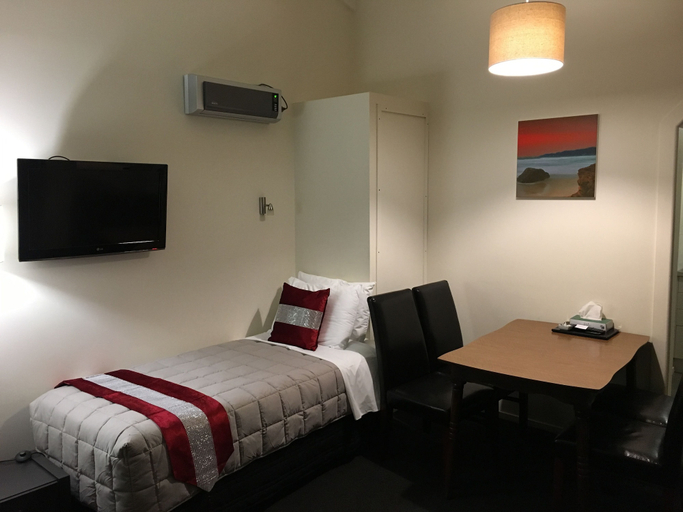 Bedroom 5, Colonial Lodge Motel, Waitaki