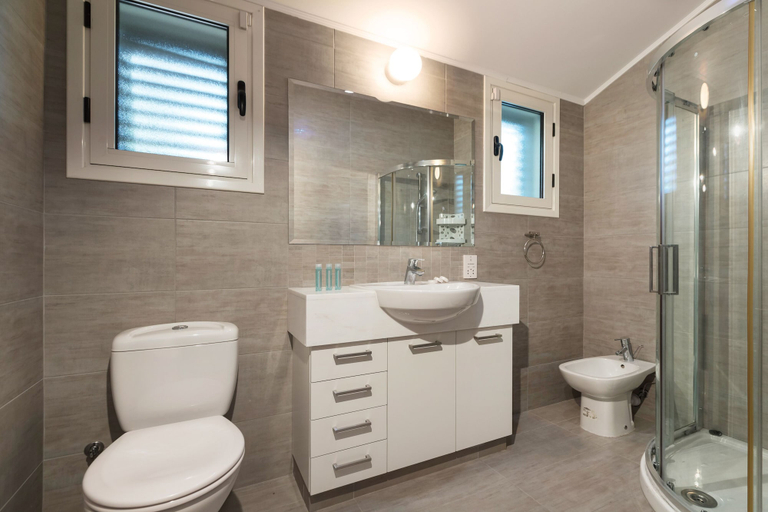 Bathroom 2, Resitour - Perneri Villas
