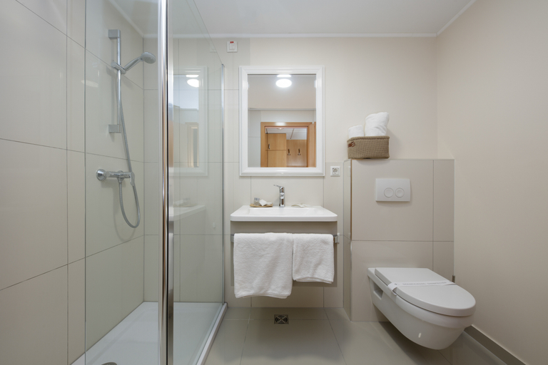 Bathroom 4, Hotel Zovko, Zagreb