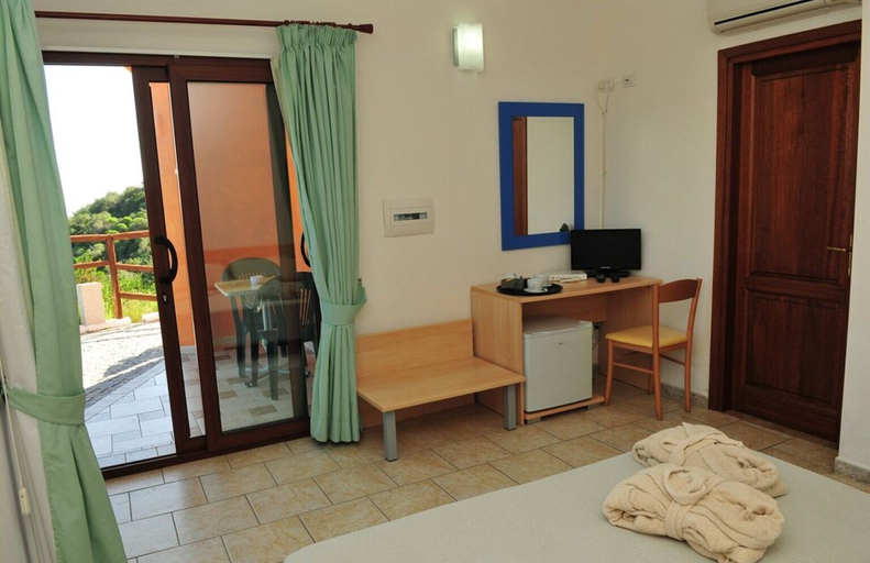 Bedroom 3, Hotel Castello Budoni, Nuoro