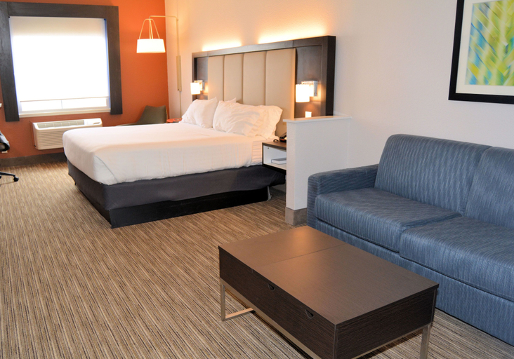 Bedroom 2, Holiday Inn Express & Suites by IHG, Taylor