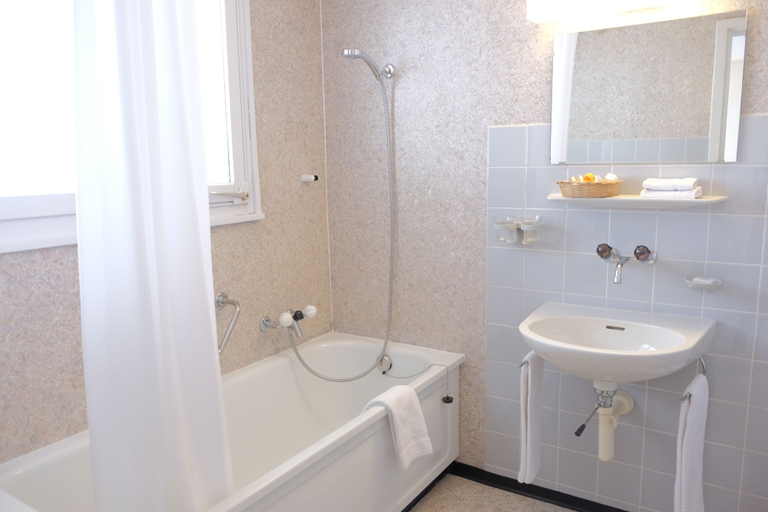 Bathroom 4, Residence Brunner, Interlaken