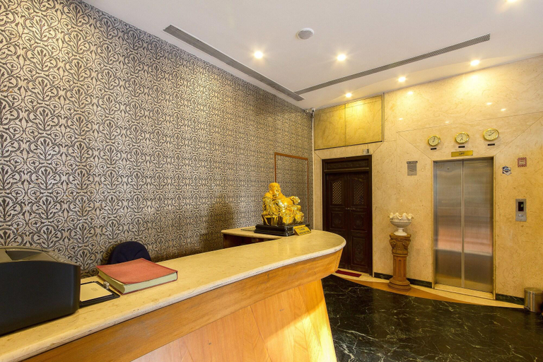 Public Area 2, Treebo Yahvi, Vadodara