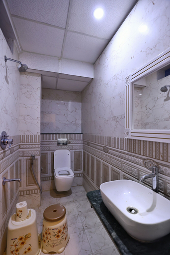 Bathroom 3, Hotel City Meridian, Bangalore