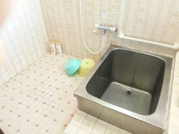 Bathroom 4, Guest House Nakamura House, Ōki