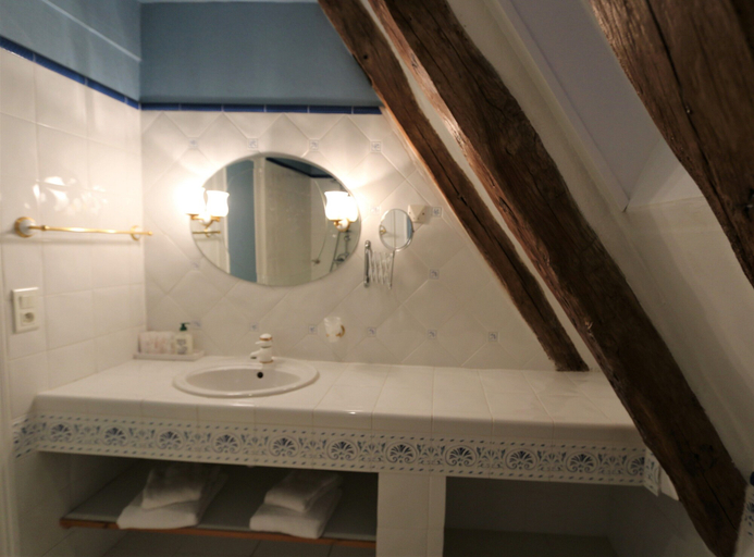 Bathroom 3, Hôtel de la Ferme Lamy, Dordogne