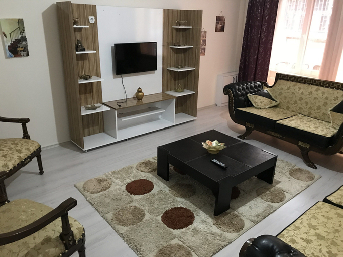Others 5, Beyzen Suit Apart, Merkez