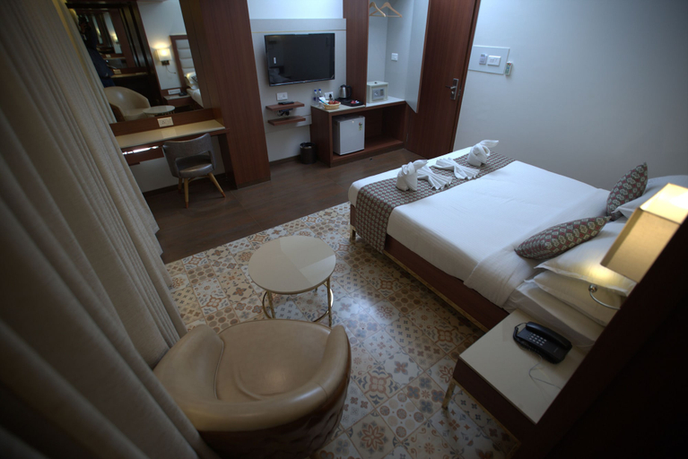 Bedroom 1, Majestic Suites - A Boutique Hotel, Thane