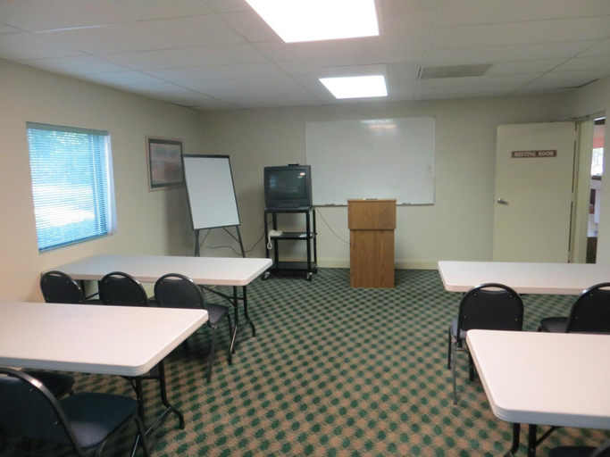 Business Facilities 5, Fairview Inn and Suites, Mobile