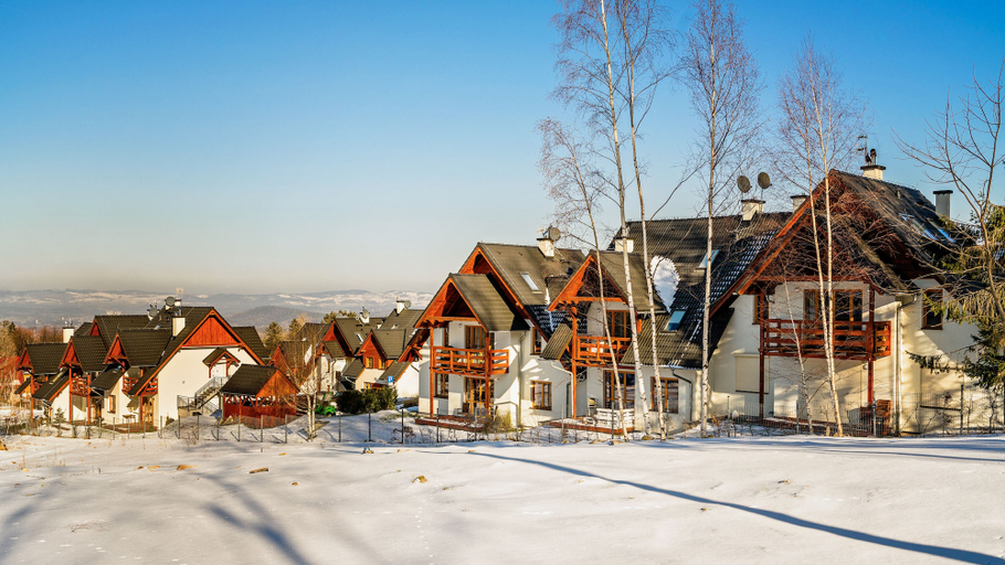 Exterior & Views 2, Sun & Snow Komuny Paryskiej, Jelenia Góra