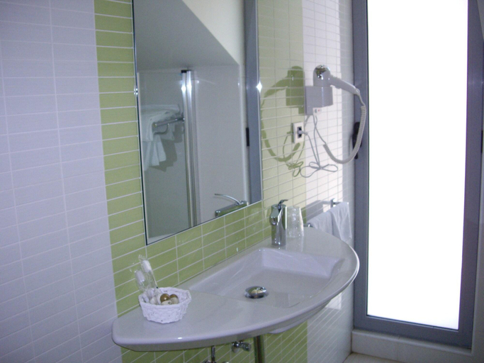 Bathroom 4, Hotel La Traina, Cantabria