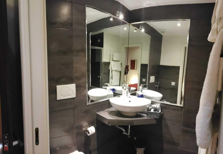 Bathroom 3, B&B Roma Naif, Roma