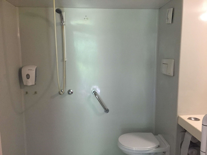 Bathroom 5, Premiere Classe Saint Etienne Nord - Villars, Loire