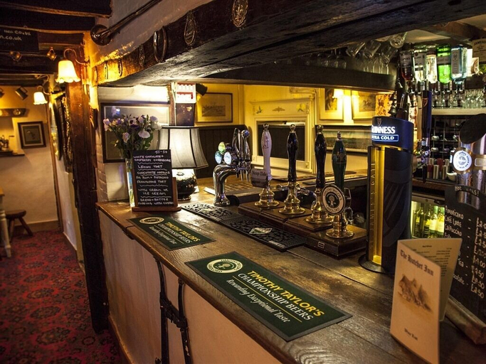 Food & Drinks 3, The Hatchet Inn, Wiltshire