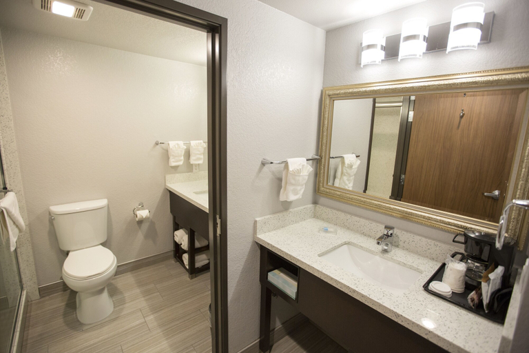 Bathroom 4, Amanzi Hotel, an Ascend Collection Hotel, Ventura