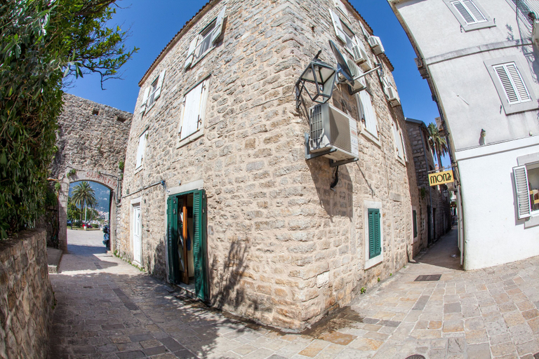 Exterior & Views, Old Town Apartment Dan