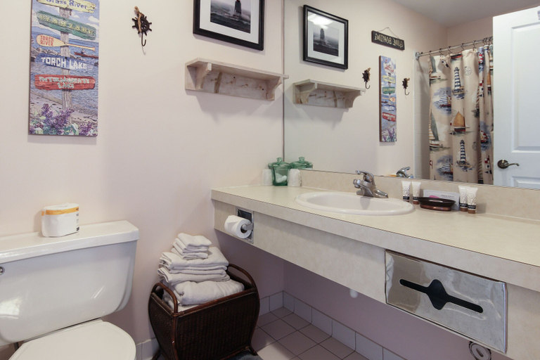Bathroom 4, Stone Waters Inn, Antrim
