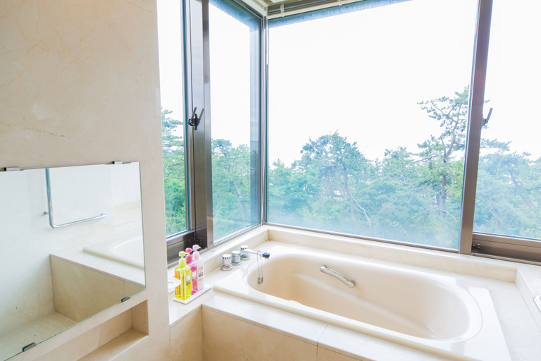 Bathroom 4, Suzu Beach Hotel, Suzu