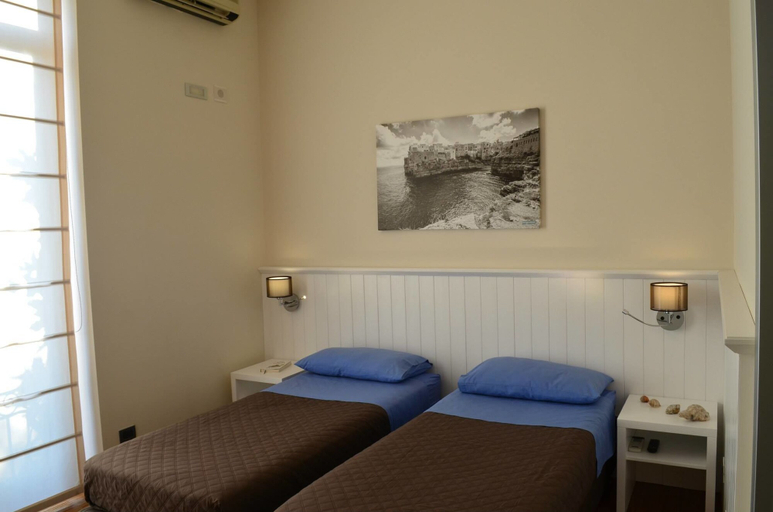 Bedroom 2, Terraeccellente Italia B&B, Bari