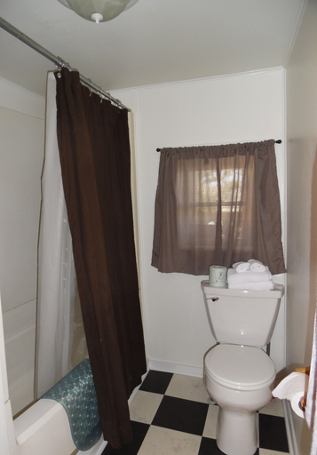 Bathroom 3, Two separate Apartments, Accomack