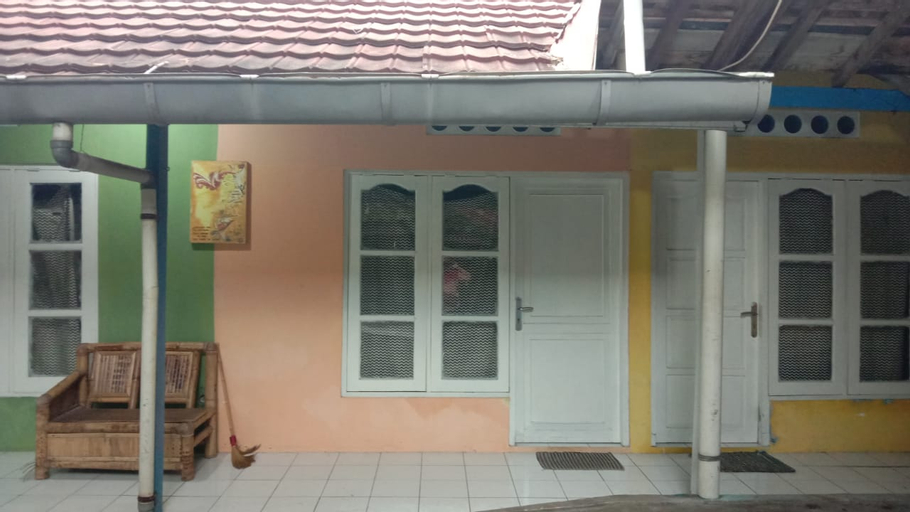 Exterior & Views, Hostel Backpackers TP44, Yogyakarta