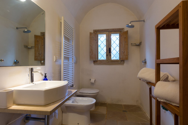 Bathroom 4, Trullo Aurora, Brindisi