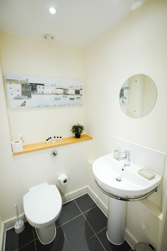 Bathroom 3, Your Stay Bristol Hamilton Court, Bristol