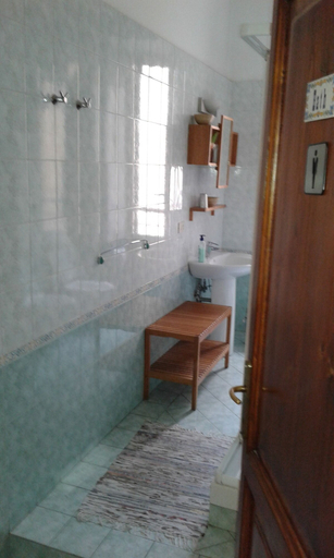 Bathroom 5, Hotel Roi, Rome
