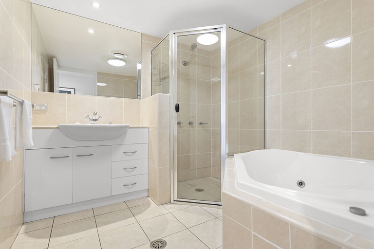 Bathroom 4, Soldiers Point Road Unit 1 197, Port Stephens